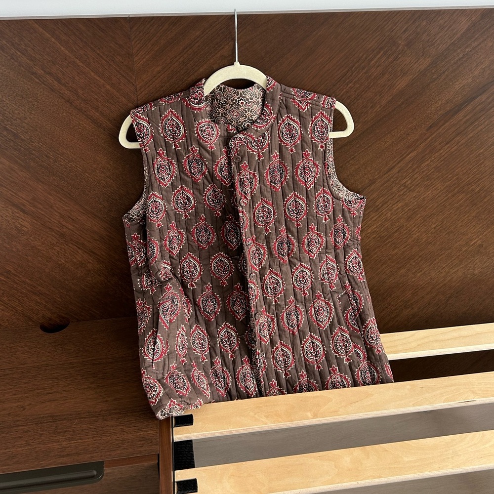 Reversible Patterned Sleeveless Vest - image 2